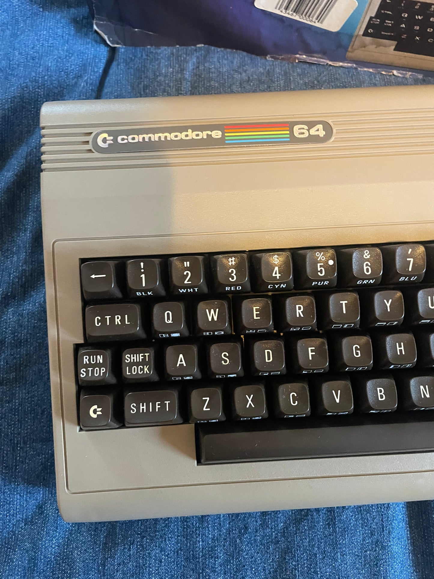 COMMODORE 64 COMPUTER (COMMODORE 64)